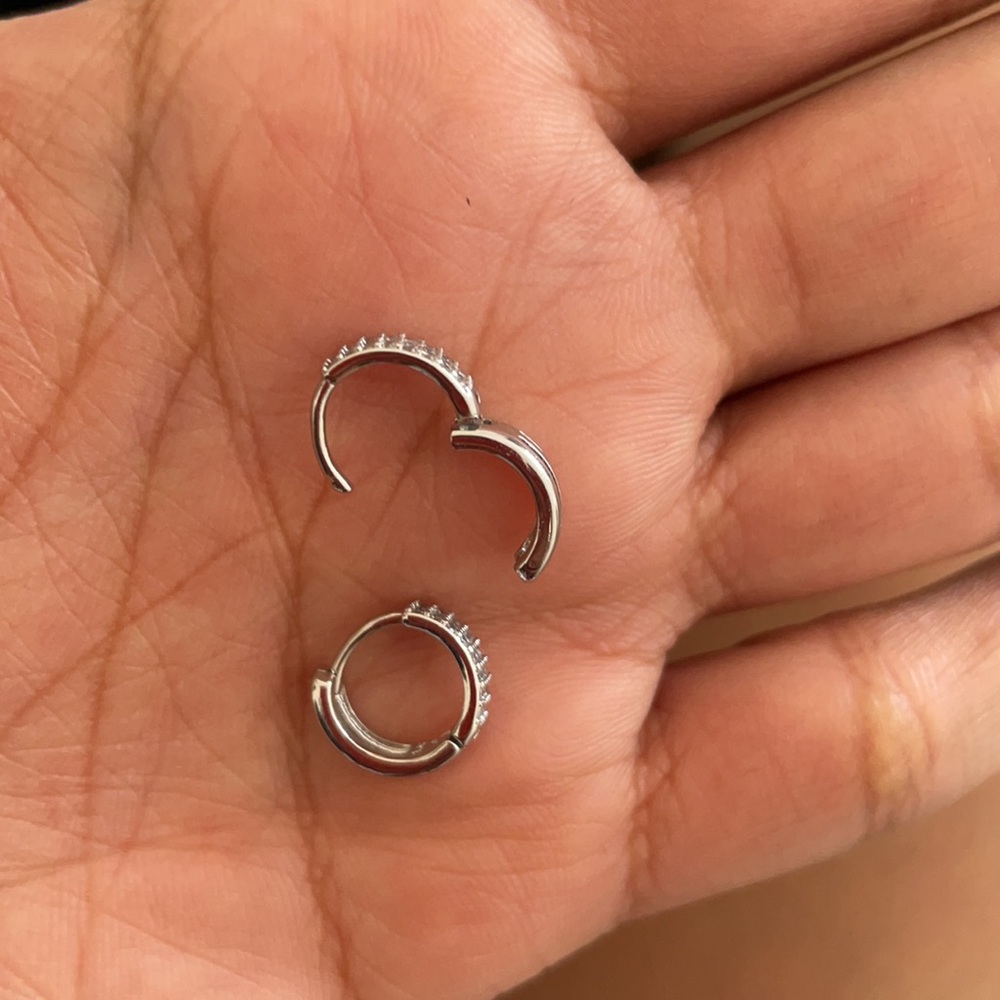 925 Sterling Silver Zirconia Mini Hoops- New! - Picture 6 of 6